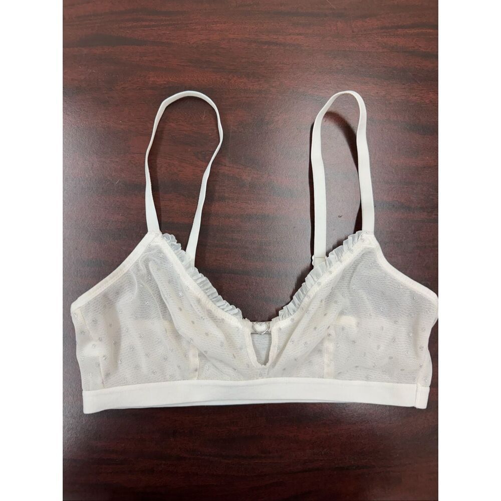Colsie Mesh Bralette with Heart Keyhole Size Small